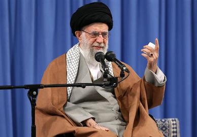 علی خامنه‌‌ای: تیم فوتبال چشم‌مان را روشن کرد، چشم‌شان روشن باشد