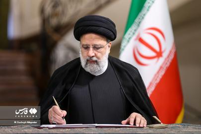 الرئيس الإيراني يهدد إسرائيل في يوم الجيش