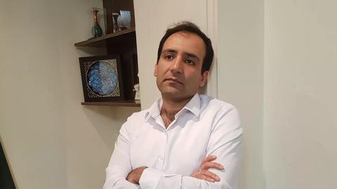 همسر «مجید توکلی»، فعال سیاسی از بازداشت او خبر داده است. ‏مجید توکلی پیش از این اعلام کرده بود که اجرای حکم پنج سال حبس او تا ۱۵ مهر به تعویق افتاده است.