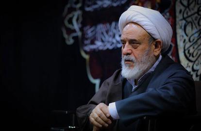 حسین انصاریان، از سخنرانان دفتر خامنه‌ای و مراسم مذهبی مدعی شده است که «دشمن می‌خواهد زنان و دختران مسلمان را نیمه عریان کند.»