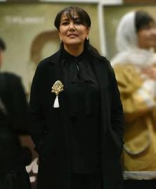 یک روز پس از حضور بدون حجاب پانته‌آ بهرام، بازیگر در مراسم اکران سریال پوست شیر در سینما لوتوس، مدیر این سینما برکنار شده است.