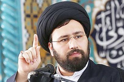 «علی خمینی» یکی از نوادگان «روح‌الله خمینی» را هم البته نباید از نظر دور داشت، که به واسطه ورشکسته شدن حوزه‌های علمیه در ایران، ترجیح داد ایران را به مقصد نجف ترک کند.