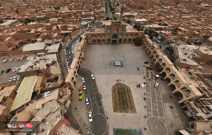 اختلاف میراث فرهنگی و شهرداری یزد برسر تردد خودروها در میدان امیرچخماق