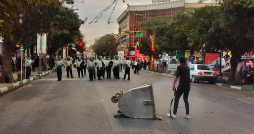 The seventeenth day of widespread protests in Iran continued the familiar pattern of protests, arrests and detentions. Large numbers of students were detained