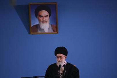 اوضاع و احوال جایگاه «علی خامنه‌ای» به عنوان ولی‌فقیه و رهبر جمهوری اسلامی در میان مردم ایران اصلا خوب نیست.