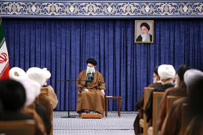 واکنش خامنه‌ای به نامه‌های هشدارآمیز در دیدار با خبرگان رهبری