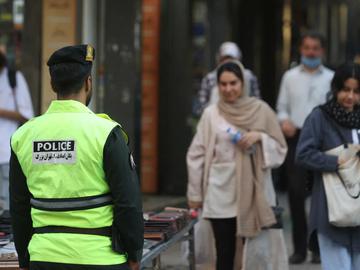 إيران تعتقل 12 شخصاً بسبب "فيديوهات بذيئة" على انستغرام