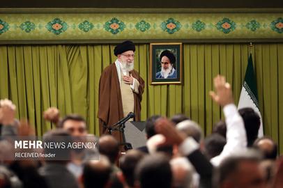 علی خامنه‌ای: مخالفت با انتخابات، مخالفت با اسلام است