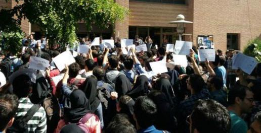 اساتید دانشگاه‌ها اعتصاب و دانشجویان کلاس‌ها را تحریم کردند