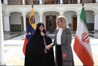 La esposa del presidente iraní considera a las oportunidades para mujeres una “forma de violencia”