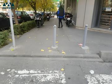 تهران شهری پر از مانع، چاله و پیاده‌روها و ساختمان‌های نامناسب برای معلولان