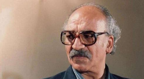 عزت‌الله مقبلی، دوبلور و بازیگر سینما و تئاتر پس از چند ماه از اعدام فرزندش، به علت ایست قلبی در سن ۵۵ سالگی درگذشت