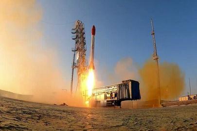Irán dice que envió una cápsula con animales a orbitar en el espacio