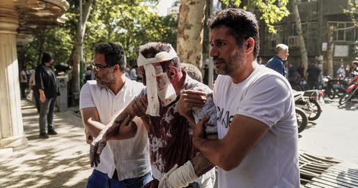 «تفاوت فاحشی بین اطلاعات عملیاتی ما و درک‌مان از ایران وجود دارد. ما دقیقا می‌دانیم به‌طور مثال سلامی و حاجی‌زاده کجا هستند, این‌ها سطح نفوذ اطلاعاتی اسراییل در ایران را نشان می‌دهد.  پس قطعا این شگفت‌انگیز است. ولی هم‌زمان به زندان واقعی (اوین) حمله می‌کنیم و خودمان از خودمان می‌پرسیم: هدف‌مان چیست؟ چه چیزی می‌خواهیم به‌دست بیاوریم؟» | عکس: جنگ ایران و اسراییل، تهران