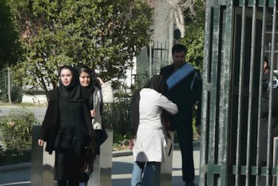 سرکوب دانشگاه؛ انتقال یک دانشجو بعد از برخورد مامور حراست به بیمارستان