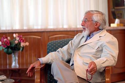 «شیخ علی تهرانی» موضوع تابعیت غیر ایرانی اجداد «جلال‌الدین فارسی» را مطرح کرد که باعث حذف او از انتخابات ریاست جمهوری شد و در پیروزی «ابوالحسن بنی‌صدر» تاثیر داشت