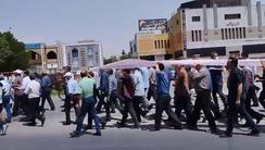 بازنشستگان در سومین روز تجمع اعتراضی: مرگ بر این دولت مردم فریب