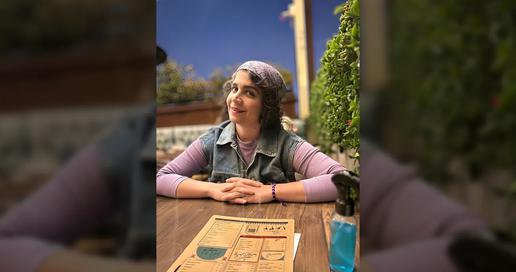 Bloguera iraní recibe sentencia de prisión suspendida