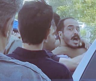 پدر حسین رونقی: «گردن‌کلفت‌های اطلاعات» باید پاسخگو شوند