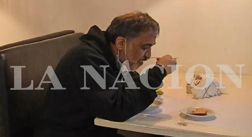 La tripulación, incluído el piloto iraní Gholamreza Ghasemi continúan alojados en un hotel en Buenos Aires