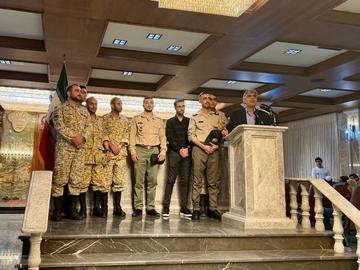 یک پژوهشگر مطلع درباره جامعه یهودیان ایران به «ایران‌وایر» گفت، که در روزهای گذشته، دست‌کم دو خاخام سرشناس یهودی در تهران و شیراز و تعدادی از هازان‌ها (روحانیون مذهبی یهودی) به نهادهای امنیتی احضار و تهدید شده‌اند.