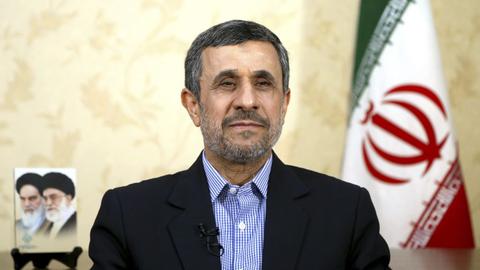 «محمود احمدی‌نژاد»، در گفت‌وگویی با رادیو فردا ادعا کرده بود: «همان‌ها که فیلتر می‌کنند، فیلترشکن می‌فروشند.»