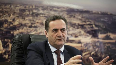 ییسرائل کاتز، وزیر خارجه اسرائیل، روز چهارشنبه ۲۲ فروردین در پیامی به زبان فارسی در شبکه ایکس، با منشن کردن حساب رسمی دفتر علی خامنه‌ای، به تهدیدهای او پاسخ داد و نوشت: «اگر ایران از خاک خود حمله کند، اسرائیل واکنش نشان داده و در ایران حمله خواهد کرد.»
