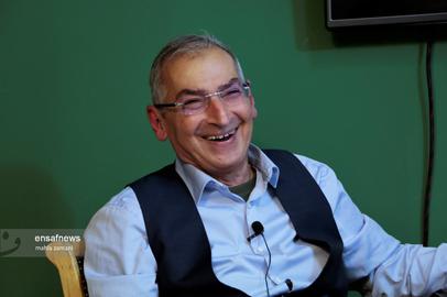 Zibakalam said that Branch 1057 of Tehran Criminal Court sentenced him on June 27 for "spreading lies with the intention of manipulating public opinion"