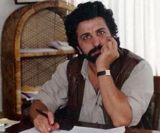 مسعود اسداللهی بازیگر و کارگردان ایرانی که دو فیلم «همسفر» و «علی کنکوری» را در کارنامه دارد، روز چهارشنبه ۱۹ مردادماه ۱۴۰۱ در لس‌آنجلس درگذشت.