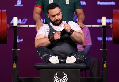 «روح‌الله رستمی»، قهرمان پاراوزنه‌برداری ایران، با انتشار پستی در صفحه اجتماعی خود اعلام کرد که برای همیشه، از تیم ملی وزنه‌برداری پارالمپیک ایران خداحافظی کرده است