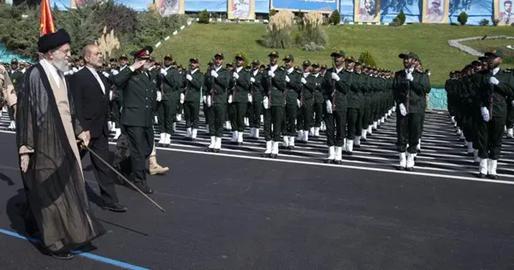 من هو علي خامنئي وكيف ستبدو إيران بدونه؟