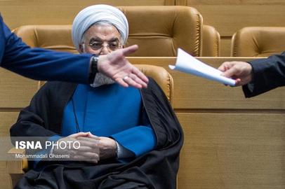 حامیان رهبر جمهوری اسلامی از چند ماه پیش با این کنایه مواجه هستند که امکان توافق در دولت «حسن روحانی» نیز ممکن بوده است اما آن‌ها به این دلیل که امتیاز برای دولت «ابراهیم رئیسی» ثبت شود، آن را به تاخیر انداخته‌اند