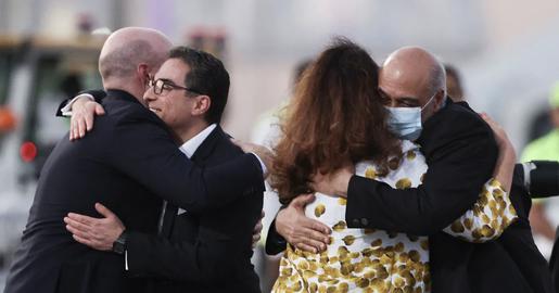 American Prisoners Freed by Islamic Republic Head to US