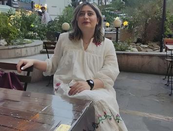 اعتصاب غذای عاطفه رنگریز در اعتراض به بلاتکلیفی خود و آزار خانواده‌اش