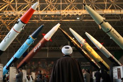 اگر اسنپ‌بک فعال شد، قطعنامه‌های شورای امنیت به شماره‌های ۱۶۹۶، ۱۷۳۷ ، ۱۷۴۷، ۱۸۰۳، ۱۸۳۵ و ۱۹۲۹دوباره باز خواهند گشت و جمهوری اسلامی ایران را زیر فصل هفتم منشور ملل متحد یعنی تهدیدکننده و ناقض امنیت بین‌الملل خواهد برد. این قطعنامه‌ها چه می‌گویند؟