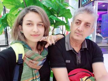 پدر آرمیتا عباسی: ۱۱ روز مانده به دادگاه از اتهامات دخترم بی‌خبرم