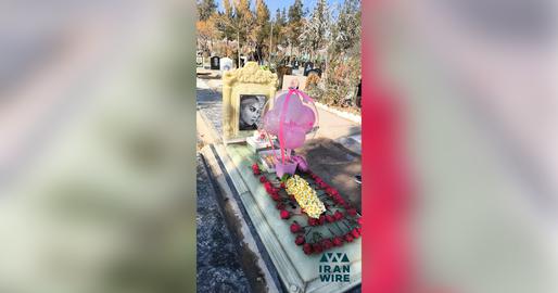 همان وقتی هم که انسیه، دخترش مریم را در خاک گذاشت، به سرکار برگشت. او زنی مستقل و تحصیل‌کرده است و مدیرعامل یک شرکت خصوصی.