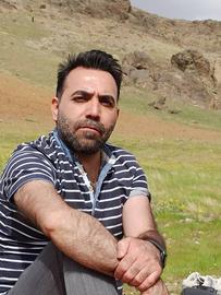 امروز ٣٠اردیبهشت١٤٠٢، «اقبال شبانی»، فعال سرشناس کارگری و بازرس «سندیکای خبازان سنندج» حین بازگشت به منزل شخصی خود بدون ارائه برگه قضایی و اعلام اتهام انتسابی، توسط نیروهای وابسته به اداره اطلاعات سنندج  دستگیر شده است.