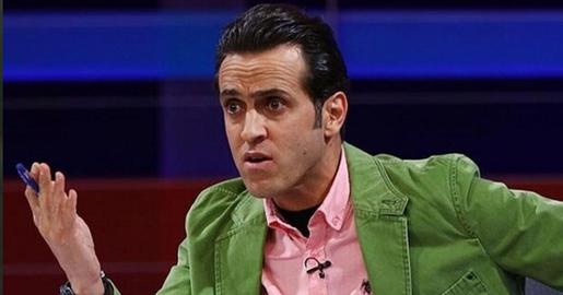 IRGC Calls for Footballer Ali Karimi's Arrest Over Support for Protests
