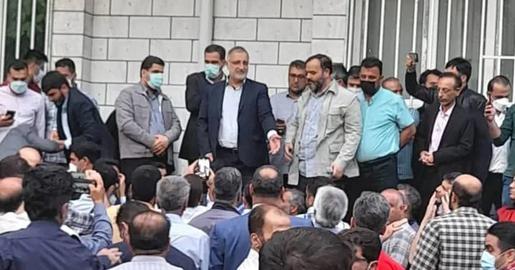 Last week Mayor of Tehran Alireza Zakani unsuccessfully tried to convince union members they were only due a 10 percent raise