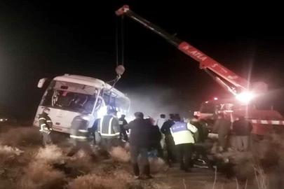 Zəncanda avtobusun aşması nəticəsində 3 nəfər həyatını itirib və 14 nəfər yaralanıb