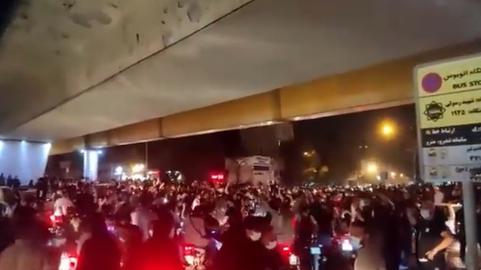 In the capital, crowds occupied parts of the city center and celebrated until the small hours, having apparently driven out security forces