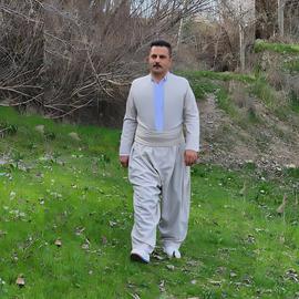 «مصطفی حمدی»، فعال رسانه‌ای و مدیر یک گروه تلگرامی در سقز روز یک‌شنبه ۱۹ فروردین ۱۴۰۳ توسط نیروهای امنیتی بازداشت و روز پس از آن به سنندج منتقل شد