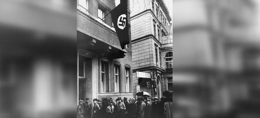 Jewish lawyers line up to apply for permission to appear before the Berlin courts after new laws in Germany "purged" the legal profession in 1933