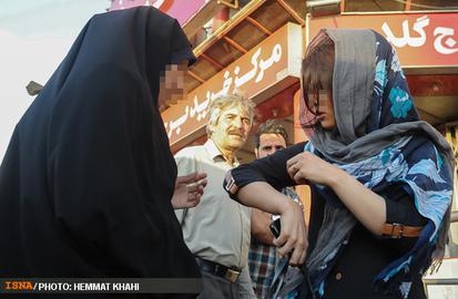 درگیری با تذکردهندگان حجاب؛ دو خواهر دستگیر و یک پاساژ پلمب شد