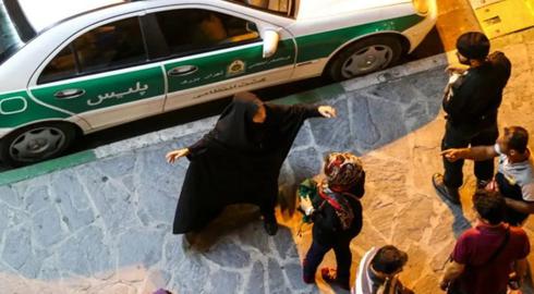 Agentes de inteligencia tienen vía libre para arrestar a manifestantes contra el uso forzado del  hiyab