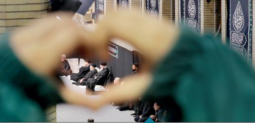 علی خامنه‌ای بیش از سه دهه است که دیدارهای خود را در حسینیه‌ای که پس از انتخاب شدن به‌عنوان جانشین روح الله خمینی ساخت، انجام می‌دهد