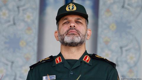 سرتیپ پاسدار «احمد وحیدی»، وزیر کشور کنونی جمهوری اسلامی ایران و رییس شورای امنیت کشور (شاک)، فرمانده پیشین نیروی «قدس»، شاخه برون‌مرزی سپاه بوده و به دلیل پرونده «آمیا»، از سوی آرژانتین تحت تعقیب بین‌المللی است
