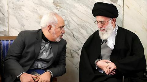 پس از شروع دوره وزارت، «محمدجواد ظریف» در ظاهر خود تغییرات دلخواه «علی خامنه‌ای» را داد و به طور مرتب از او ستایش کرد. اما پس از هشت سال، زمانی که دولت را ترک می‌کرد، خامنه‌ای او را به عضویت هیچ‌کدام از نهادهای متعدد تحت رهبری خود در نیاورد و حتی محدودیت‌هایی هم برای فعالیت‌هایش در «دانشگاه تهران» اعمال شد