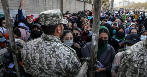 «رویداد ۲۴» با یادآوری مخالفت مقامات حکومتی و روحانیون تندرو در مشهد با میزبانی این شهر از بازی‌های استقلال و پرسپولیس در لیگ نخبگان آسیا در سال ۱۴۰۳ نوشته است: «شاید رییس فدراسیون فوتبال در حال لابی با مدیران کنفدراسیون آسیا و فیفا برای برگزاری بازی ایران و کره شمالی بدون حضور زنان روی سکوها باشد.»